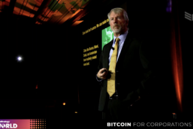 michael-saylor-delivers-bitcoin-masterclass-to-fortune-1000-companies-Y1zbz7EC.png