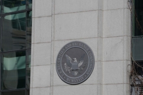 sec-approves-spot-ether-etf-listing-still-needs-to-approve-issuers-filings-xRNuQ2cu.jpg